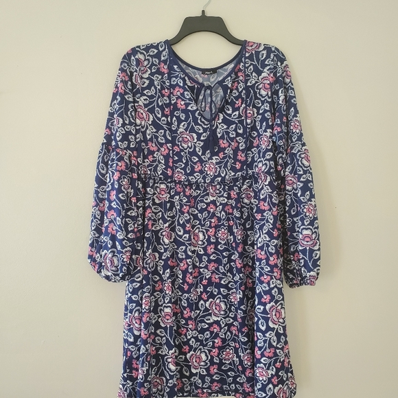 mark. Dresses & Skirts - Dress Floral Print